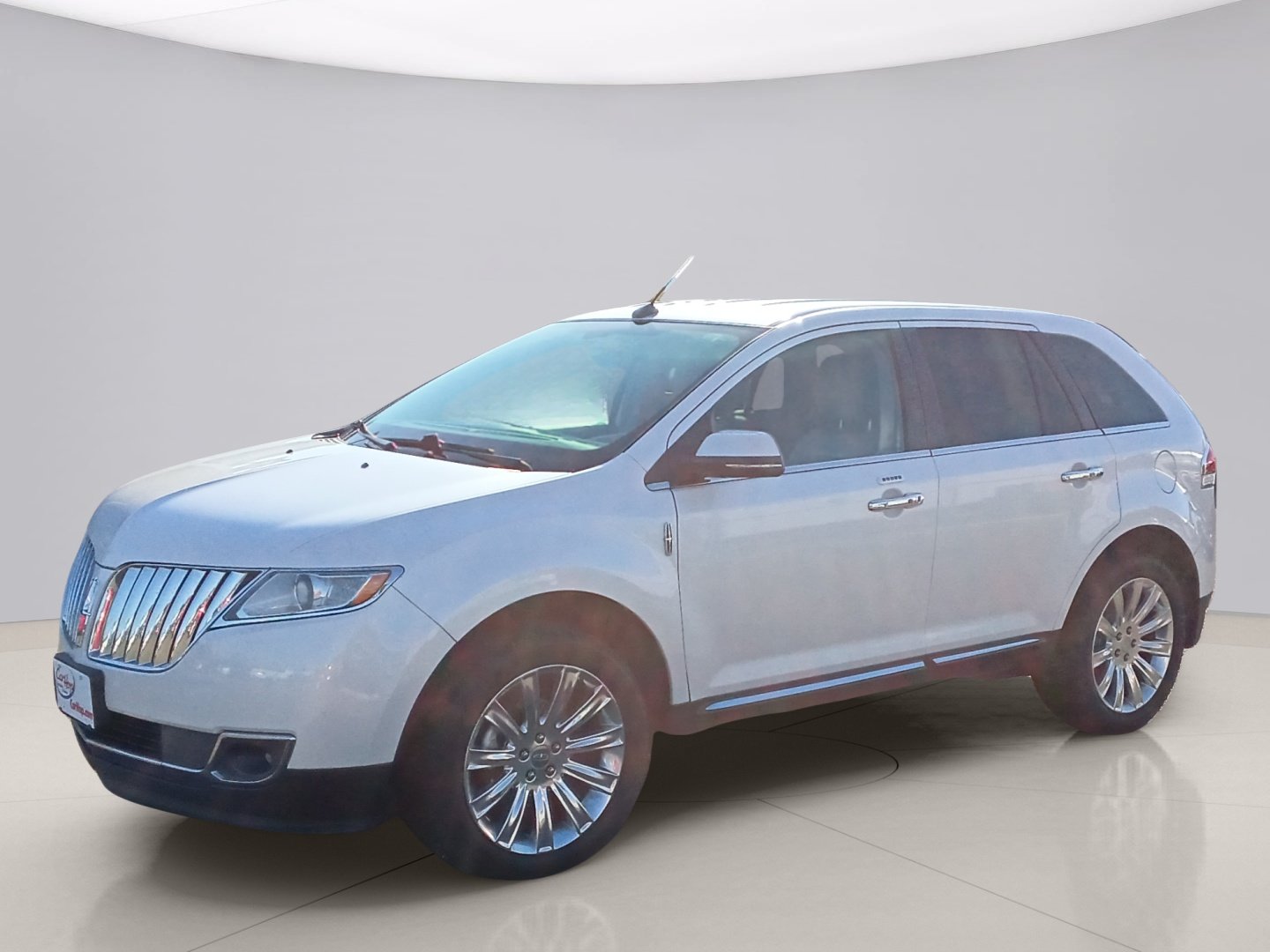 Used 2013 White Lincoln AWD image 9
