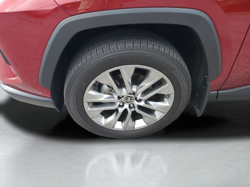 Used 2025 Red Toyota XLE Premium image 25