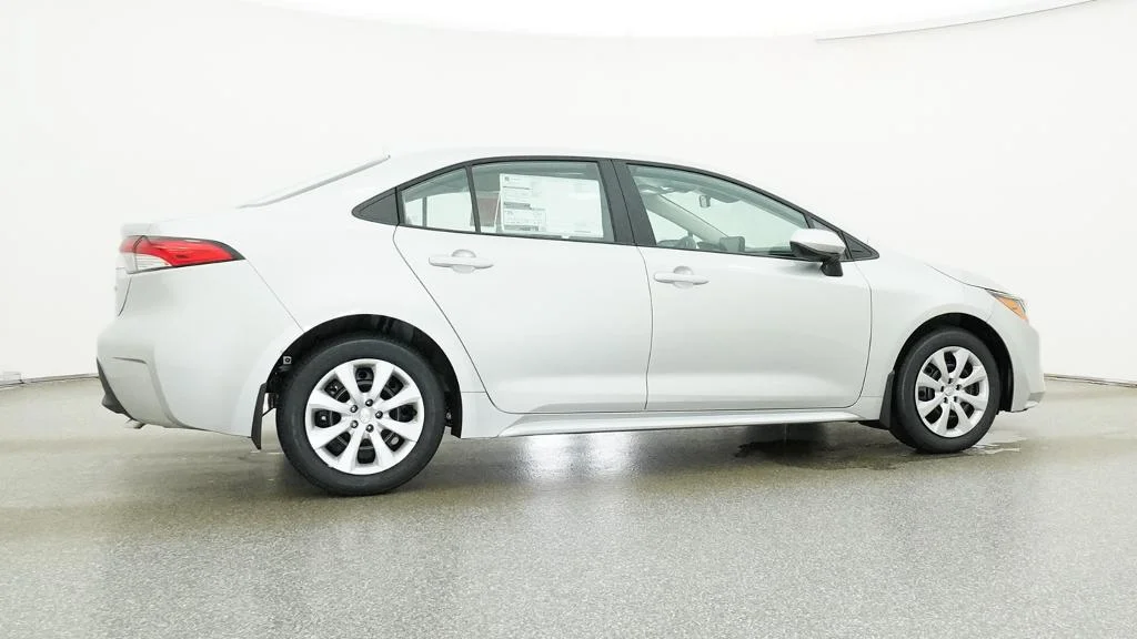 New 2026 Classic Silver Metallic Toyota LE image 28