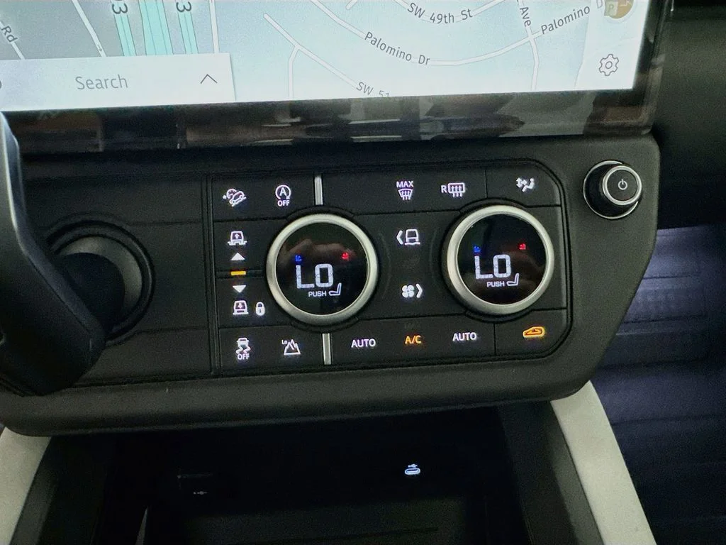 New 2026 Santorini Black Land Rover S image 16