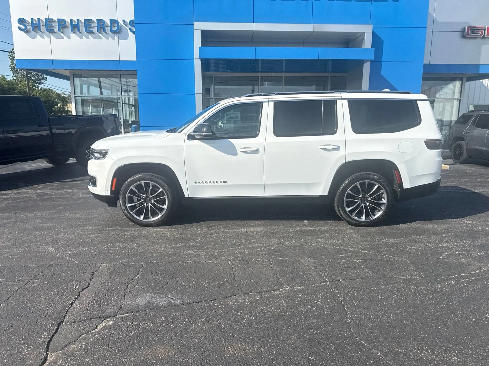 Used 2023 White Jeep Series III image 4