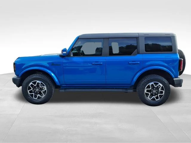 Used 2022 Blue Ford Outer Banks image 4