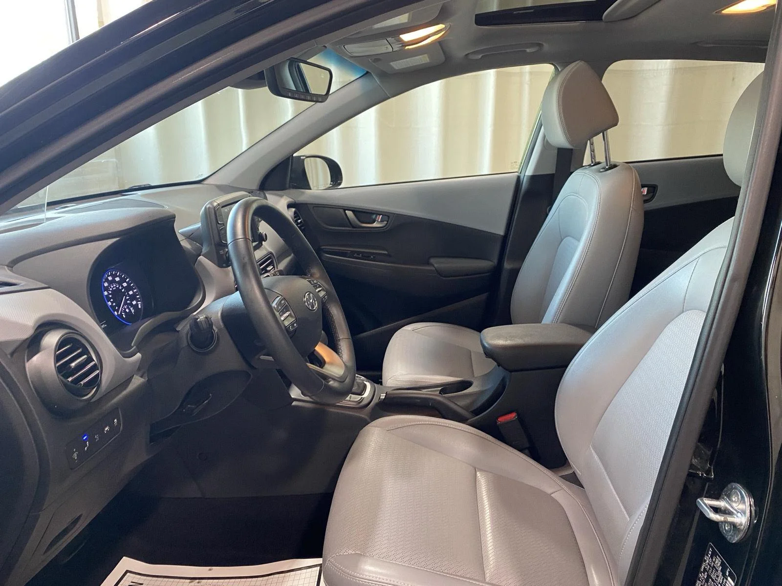 Used 2019 Ultra Black Pearl Hyundai Ultimate image 17