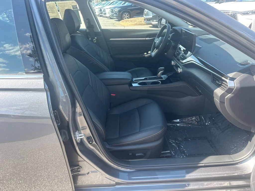 Used 2025 Gray Nissan 2.5 SR image 13