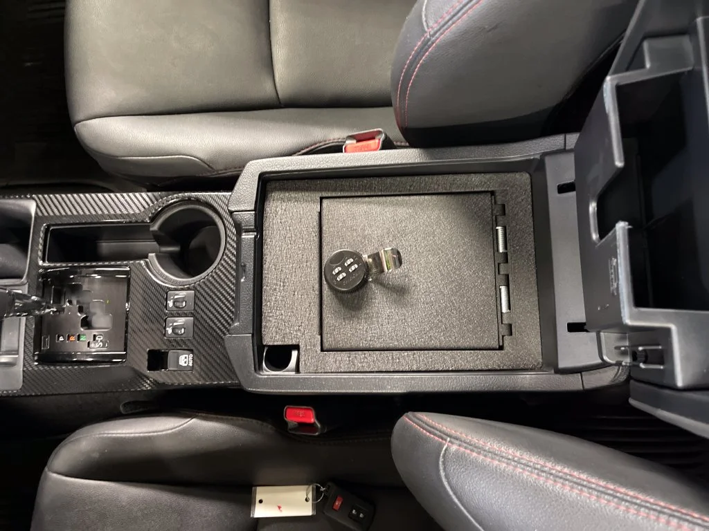 Used 2021 Gray Toyota Venture image 24