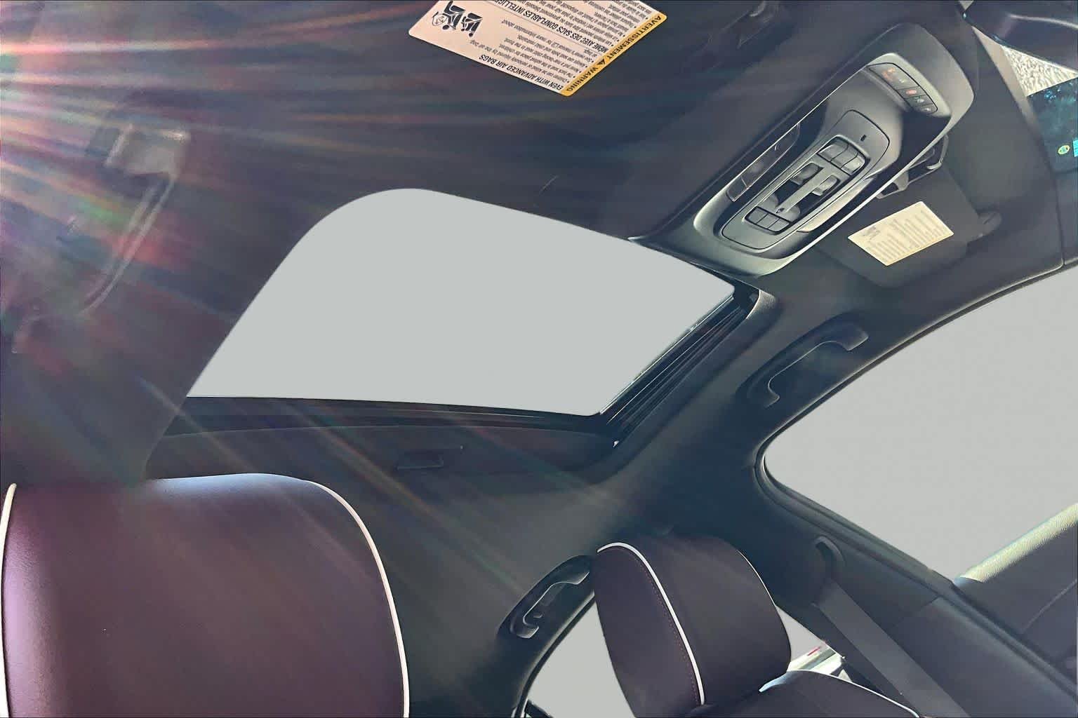Used 2022 Infrared Tintcoat Cadillac  image 27