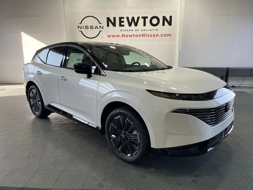 New 2026 Everest White Pearl Tricoat/Super Black Nissan Platinum image 2