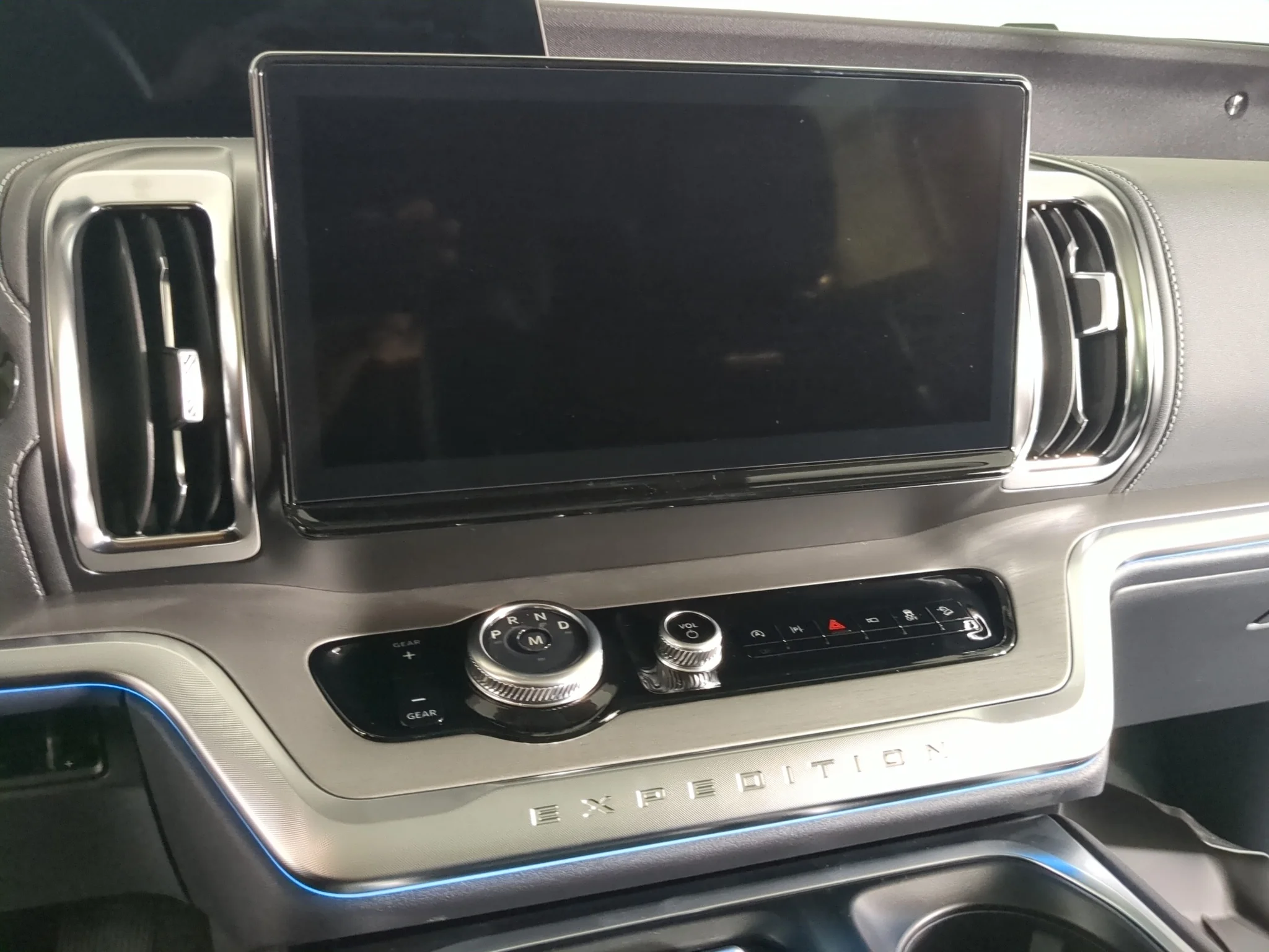 New 2027 Glacier Gray Metallic Tri-Coat Ford MAX Platinum image 29