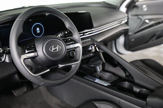 2025 Hyundai Elantra Limited - Photo 45