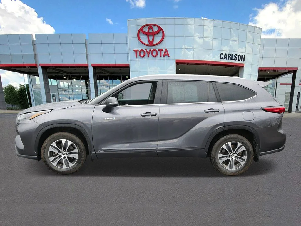Used 2021 Gray Toyota XLE image 7