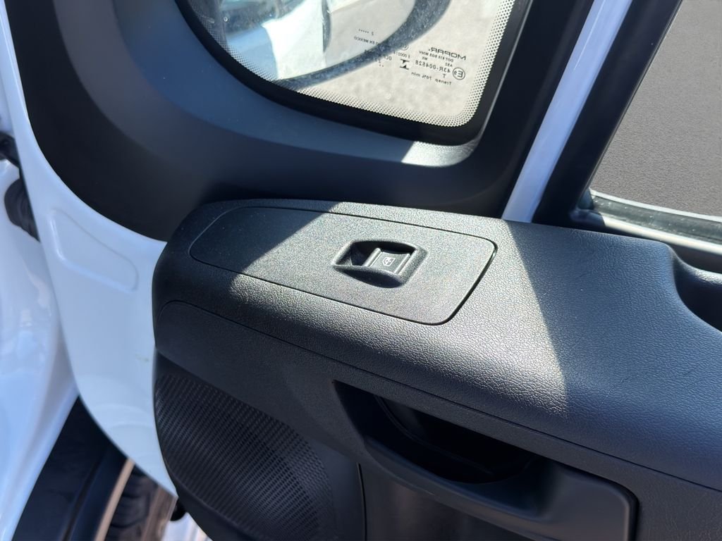 Used 2023 White Ram Base image 15