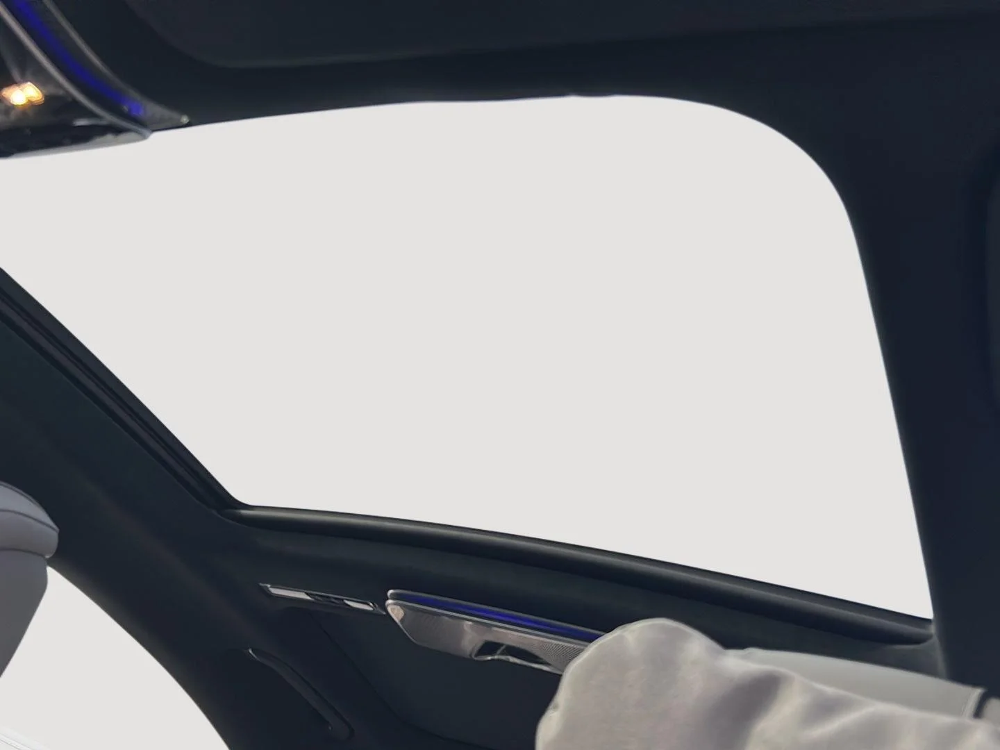 New 2026 Selenite Grey Metallic Mercedes-Benz S 580 image 26