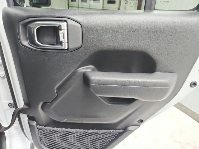Used 2025 White Jeep Rubicon image 40