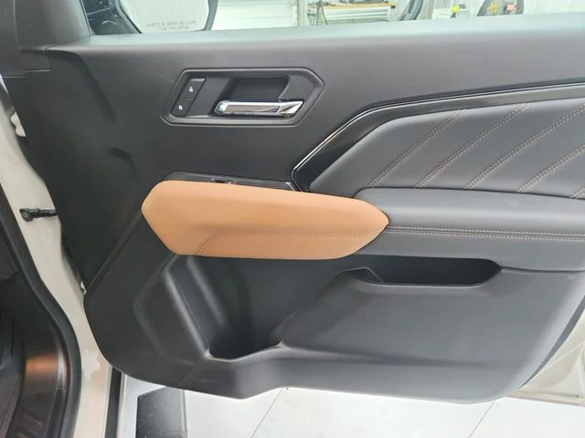 Used 2026 Beige GMC AT4 image 41