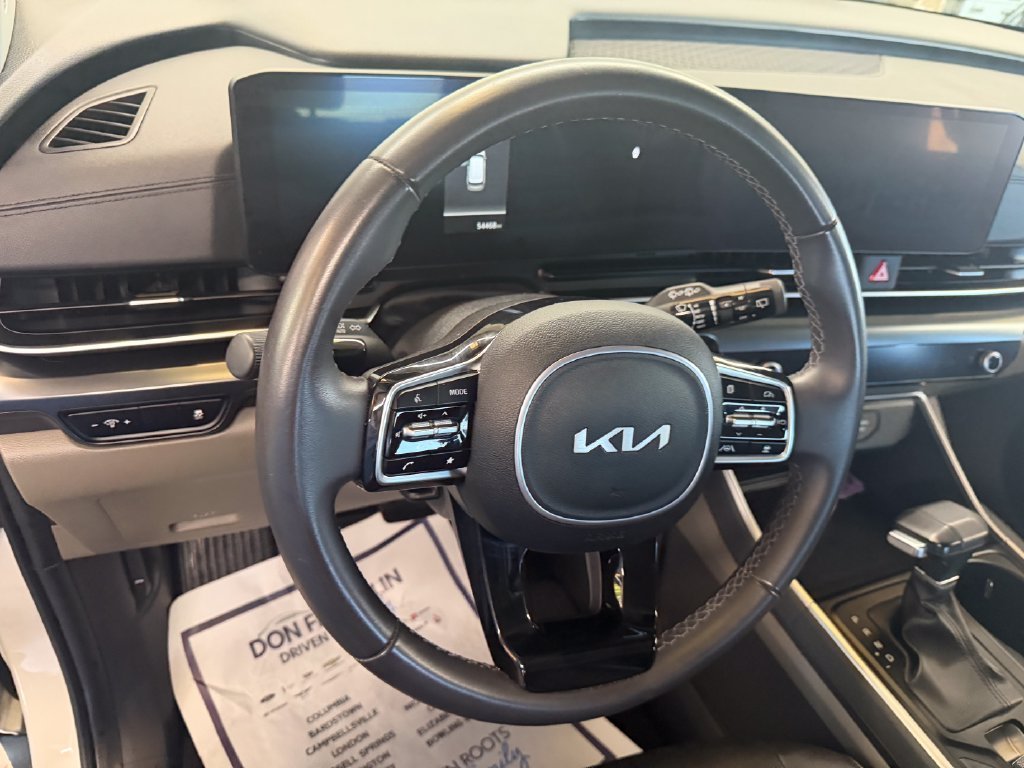 Used 2025 White Kia LXS image 12