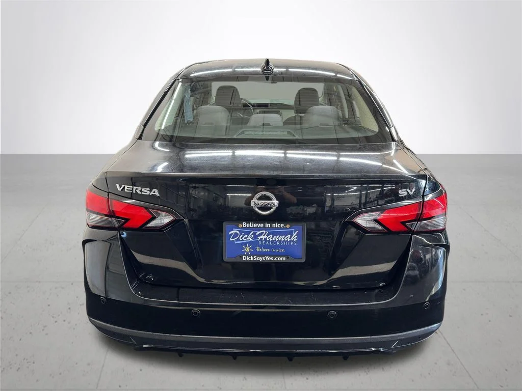 Used 2021 Black Nissan 1.6 SV image 5