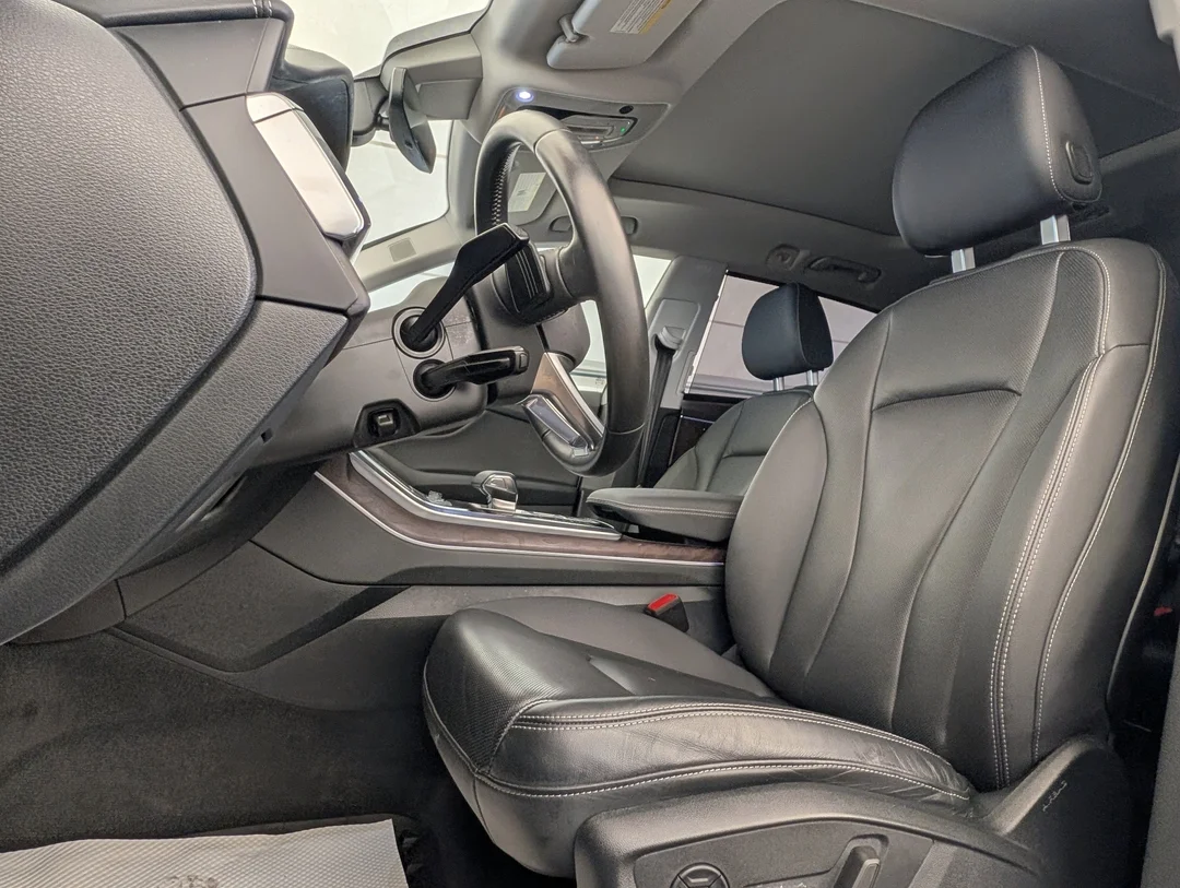 Used 2019  Audi Technik - S-Line - Leather - Sunroof - HUD - Heated/Ventilated Seats image 14