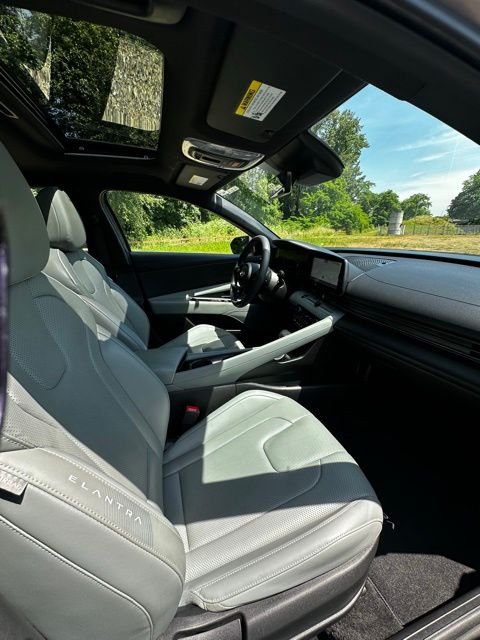 2024 Hyundai Elantra Limited - Photo 25