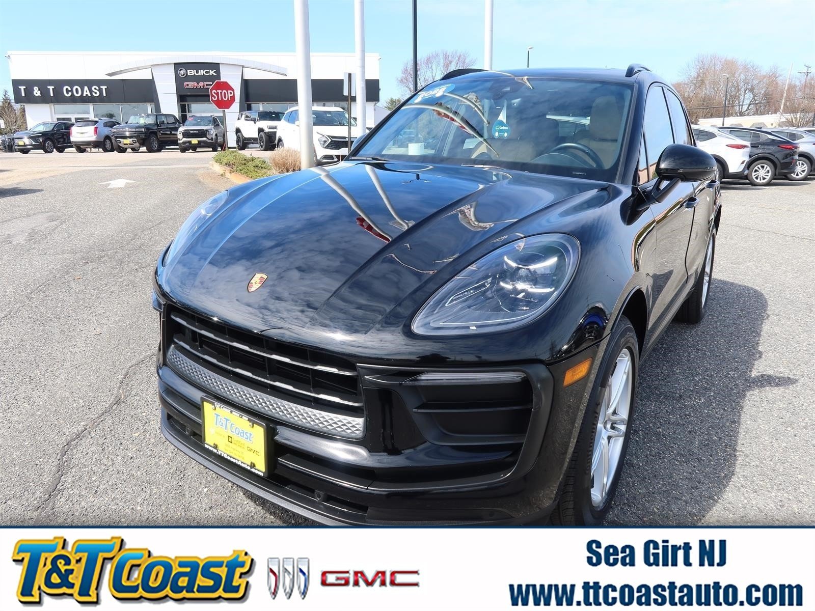 2022 Porsche Macan Base