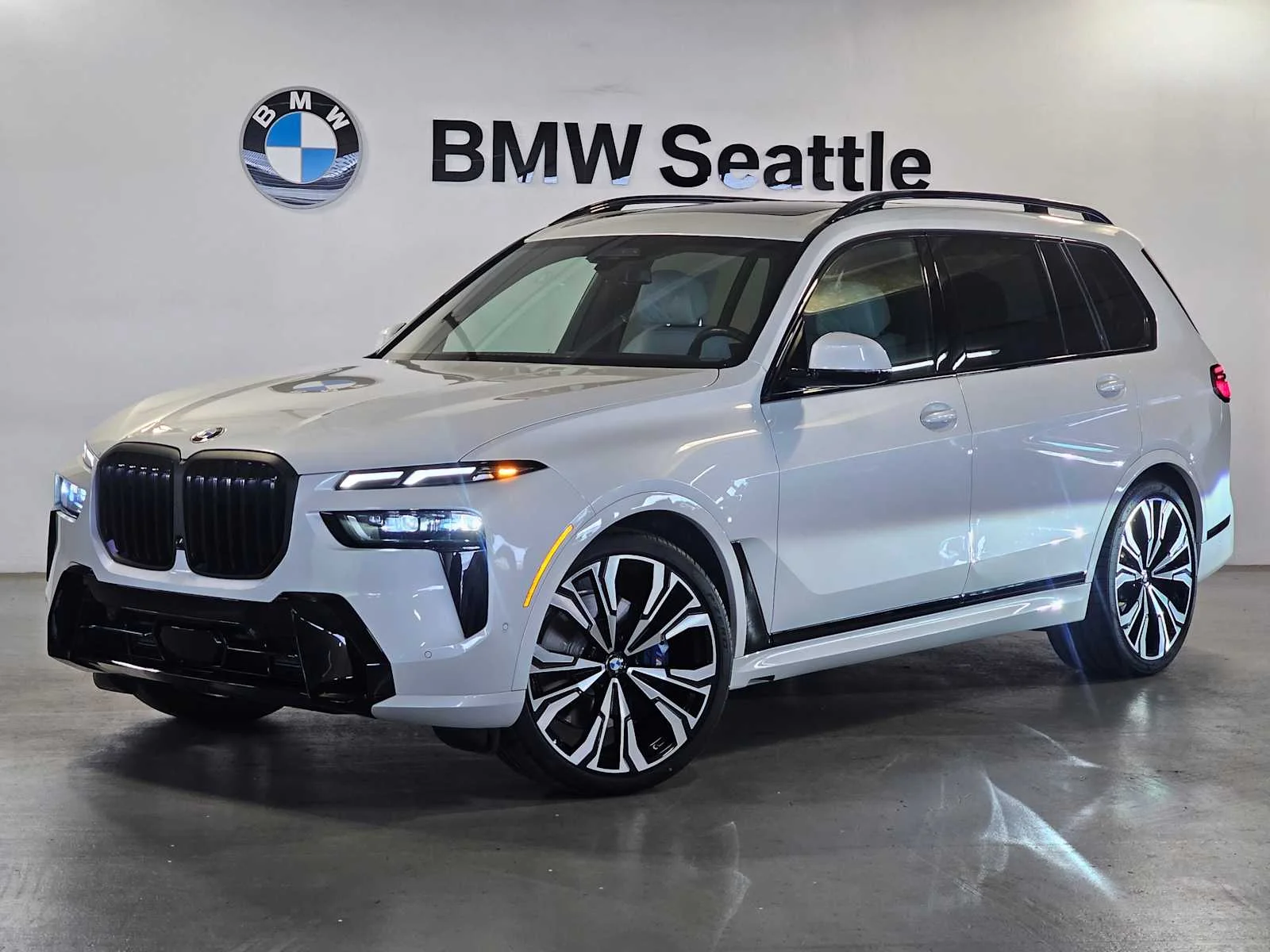 2023 BMW X7 xDrive40i's photo
