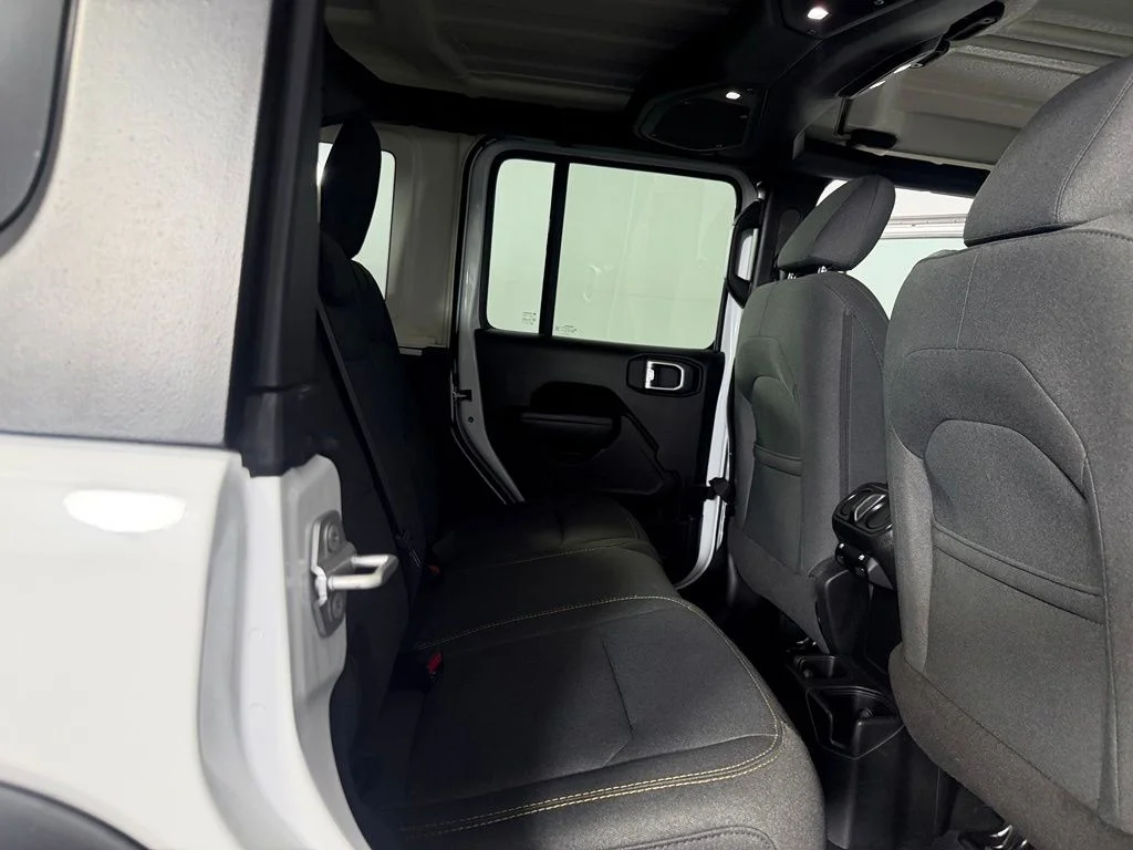 Used 2025 White Jeep Sport S image 15