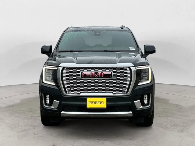 Used 2021 Hunter Green GMC Denali image 8