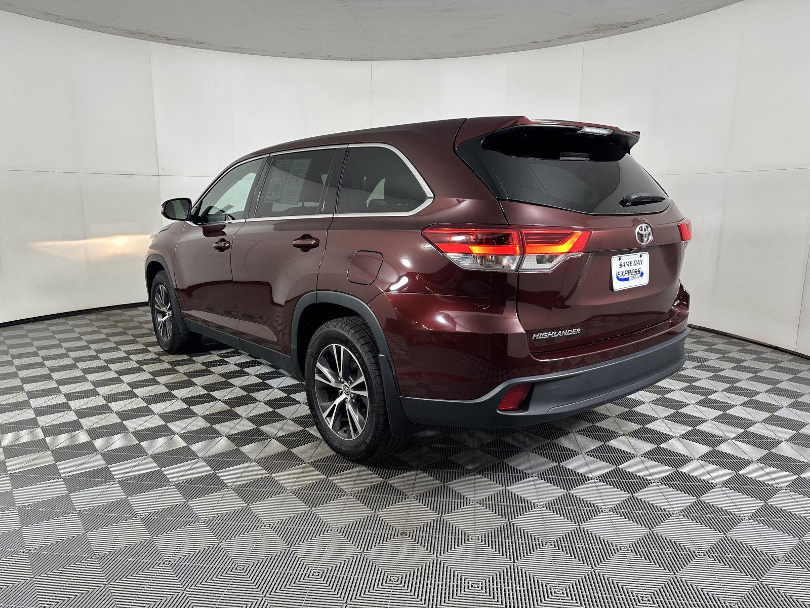 Used 2019 Ooh La La Rouge Mica Toyota LE image 7