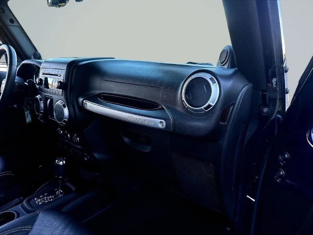 Used 2013 True Blue Pearlcoat Jeep Sport image 29