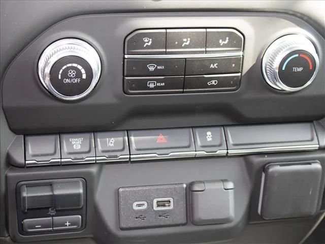 2025 GMC Sierra 3500 Chassis Cab Pro - Photo 14