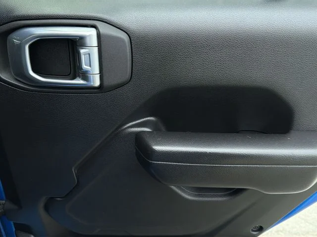 Used 2021 Blue Jeep Freedom Edition image 39