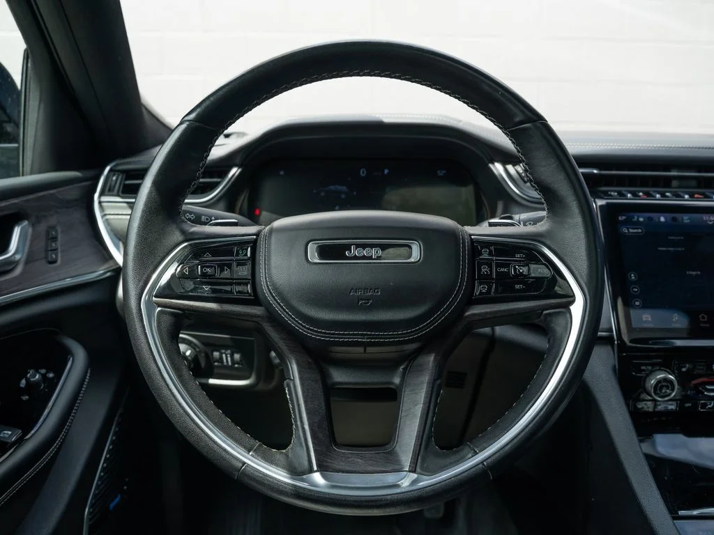 Used 2022 Silver Jeep Overland image 23