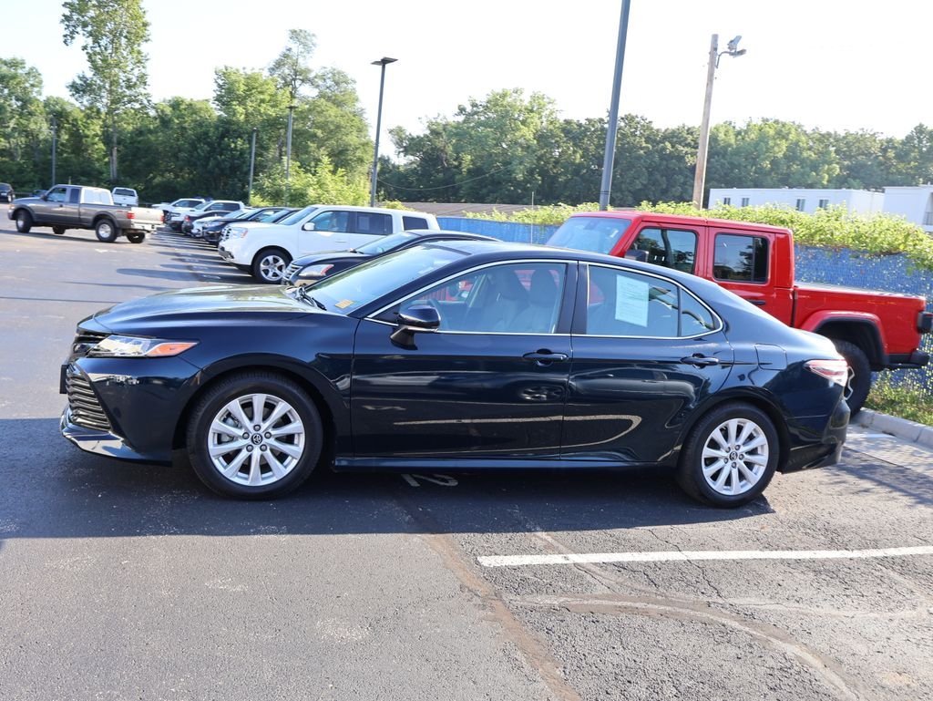 Used 2018 Blue Toyota LE image 4