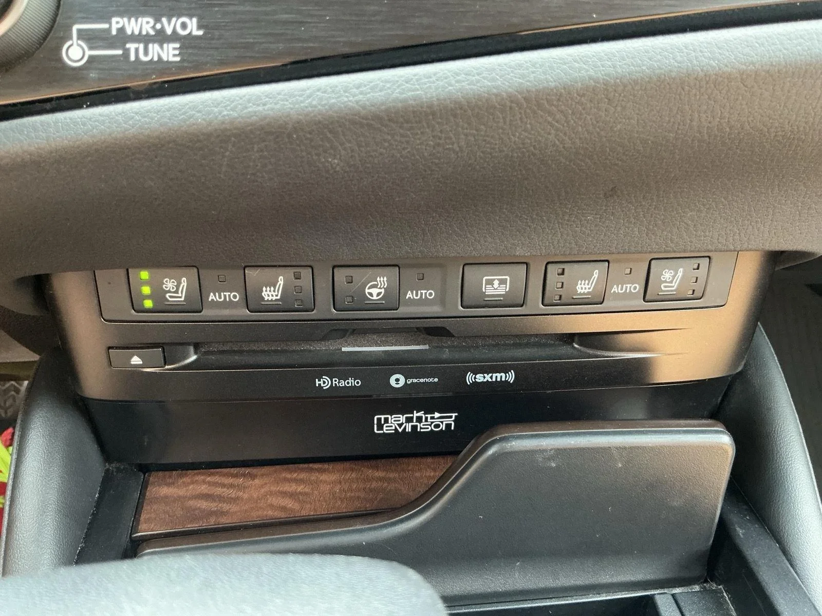 Used 2022 Nightfall Mica Lexus ES 300h Luxury image 22