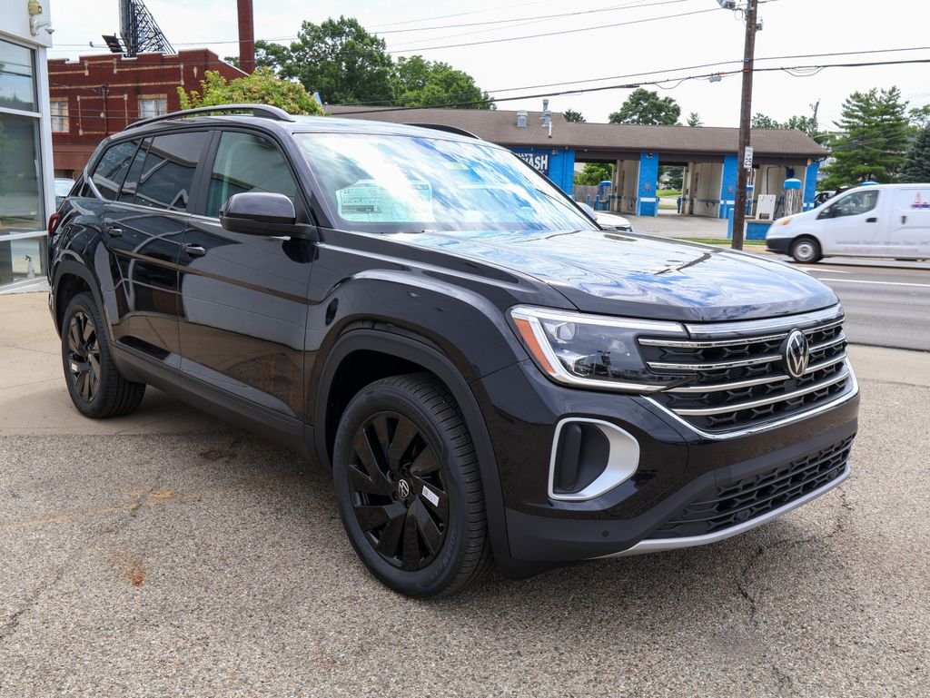 New 2026 Black Volkswagen 2.0T SE w/Technology image 7
