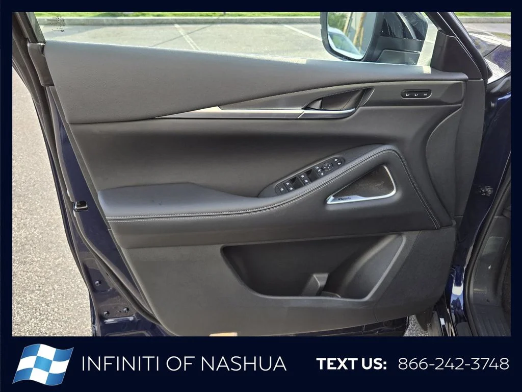 New 2027 GRAND BLUE INFINITI Luxe AWD image 8