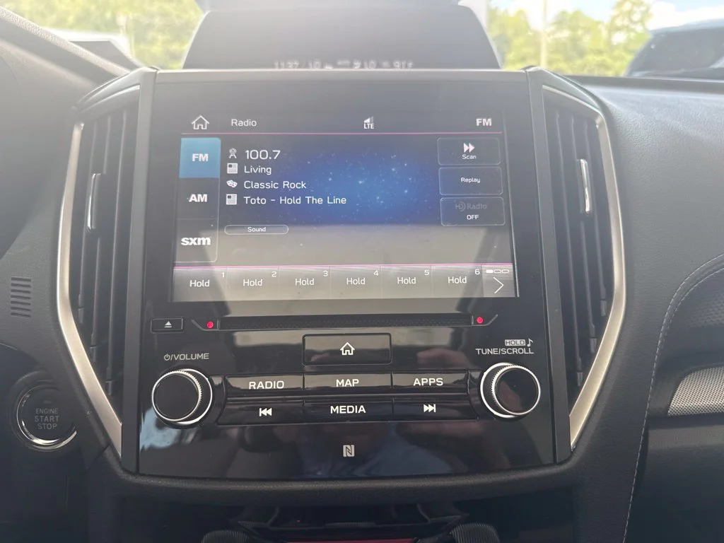 Used 2020 Crystal White Pearl Subaru Limited image 20