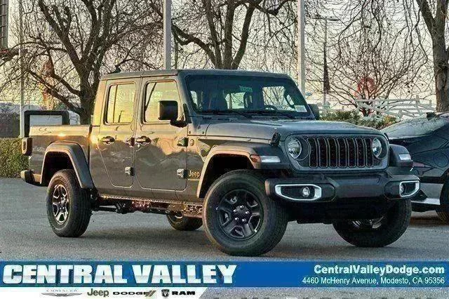 2026 Jeep Gladiator Sport Auto's photo