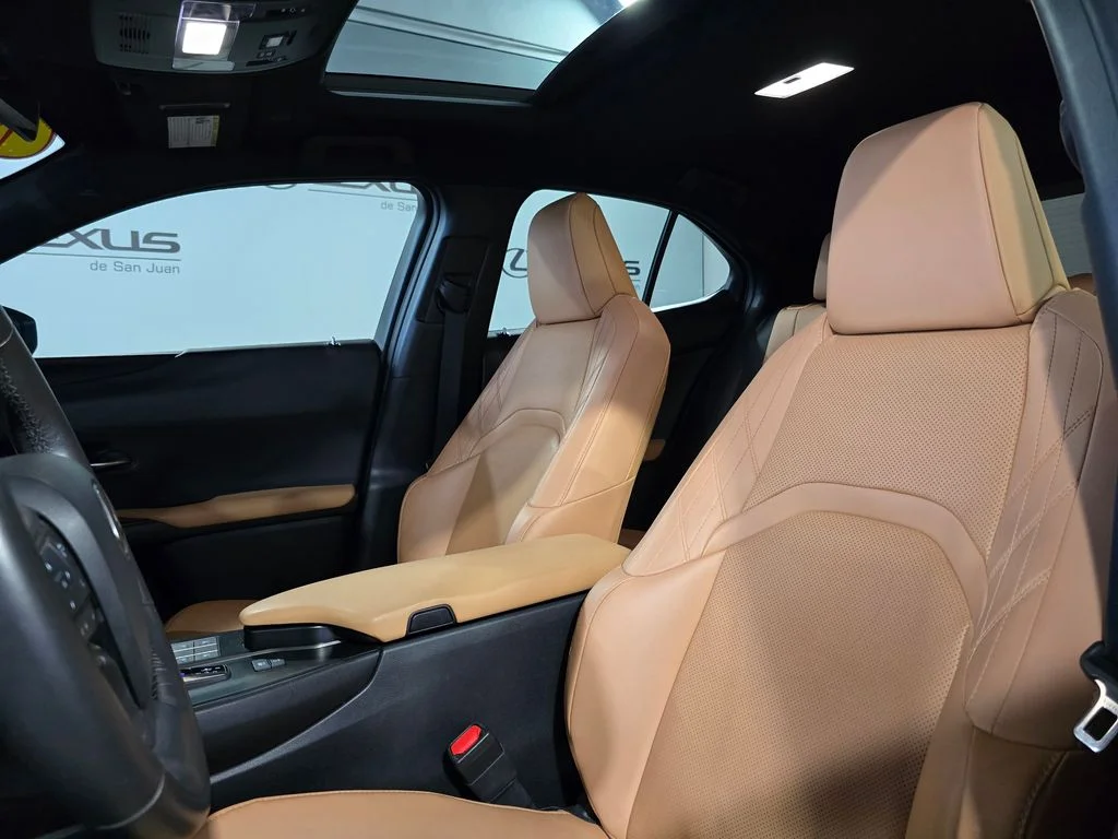 Used 2025 White Lexus 300h F SPORT Design image 15