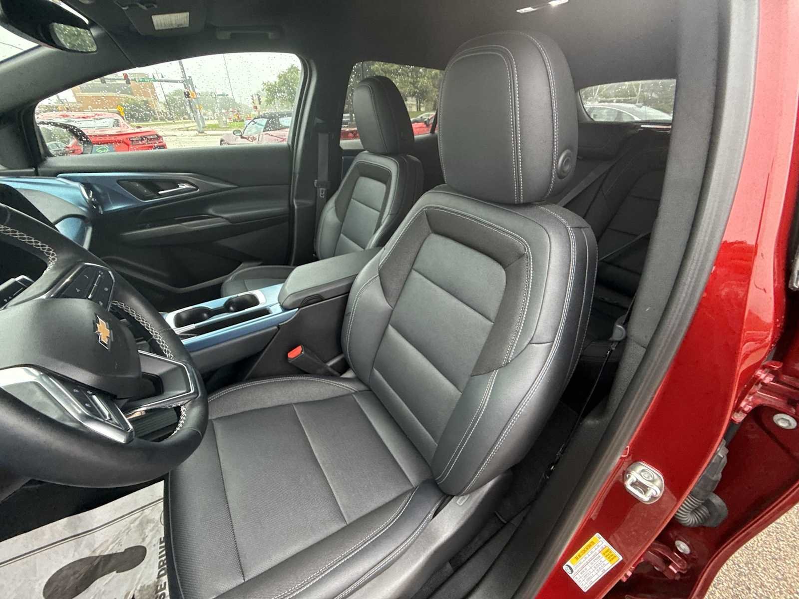 2024 Chevrolet Equinox EV LT - Photo 18