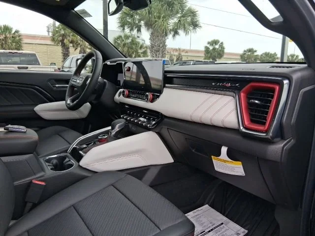 2026 GMC Canyon AT4X - Photo 10