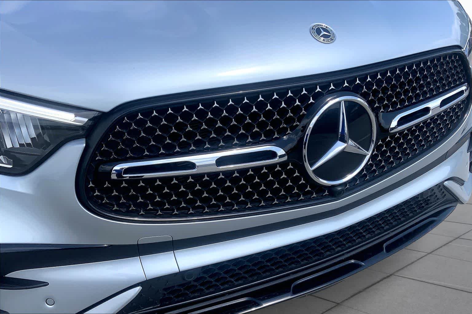 Used 2025 Cirrus Silver Metallic Mercedes-Benz GLC 300 image 29
