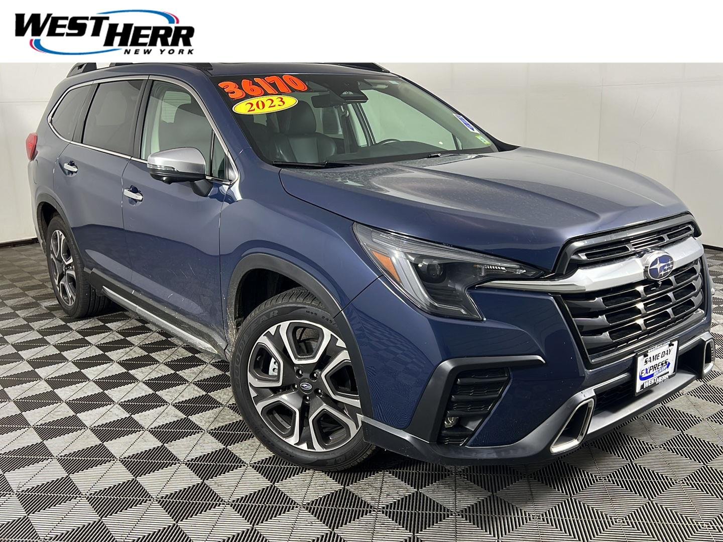 2023 Subaru Ascent Touring's photo