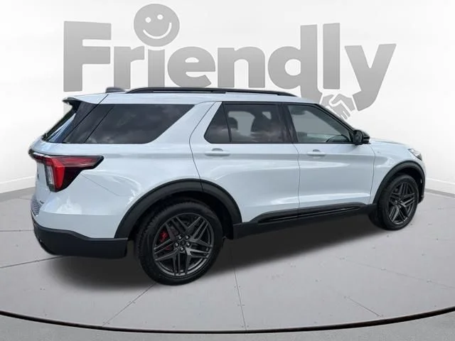 New 2026 Space White Metallic Ford ST-Line image 8