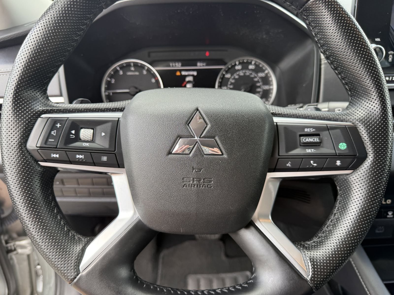 Used 2024 Alloy Silver Metallic Mitsubishi SE image 30