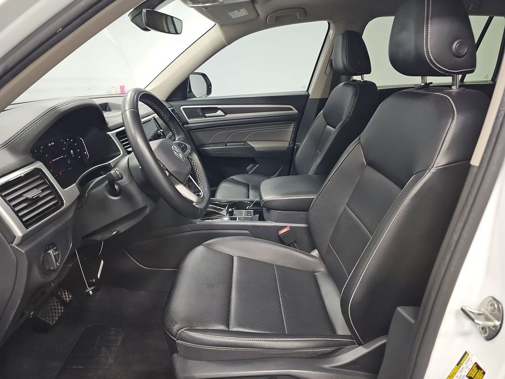 Used 2023 White Volkswagen 3.6L V6 SE w/Technology image 7