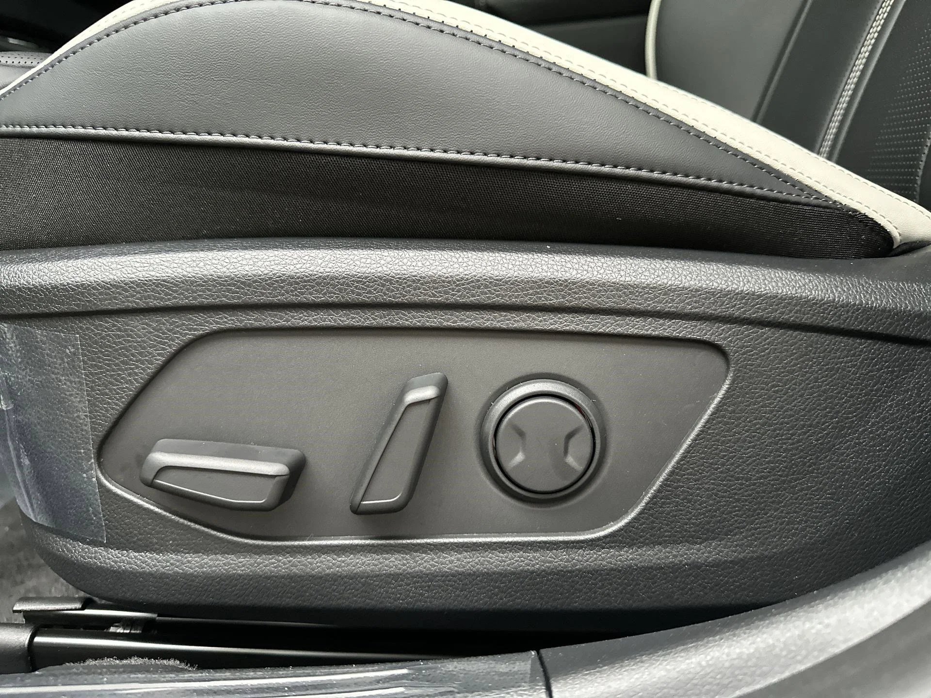 New 2026 Snow White Pearl Kia GT-Line FWD image 16