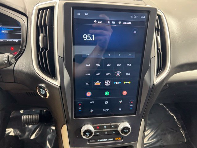 Used 2023 Agate Black Metallic Ford SE image 17