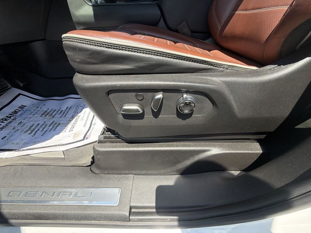 Used 2023 White GMC Denali Ultimate image 18
