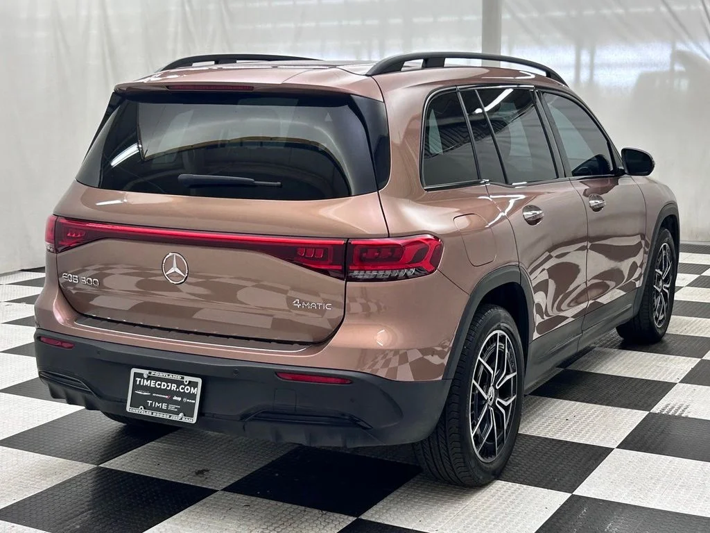 Used 2023 Gold Mercedes-Benz 300 image 7