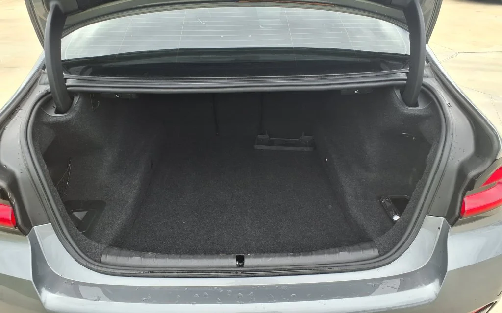 Used 2023 Gray BMW 530i image 9